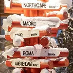 Arctic Circle Close To Santa's Village * 罗瓦涅米