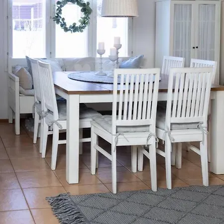 Arctic Circle Close To Santa's Village Tatil Evi