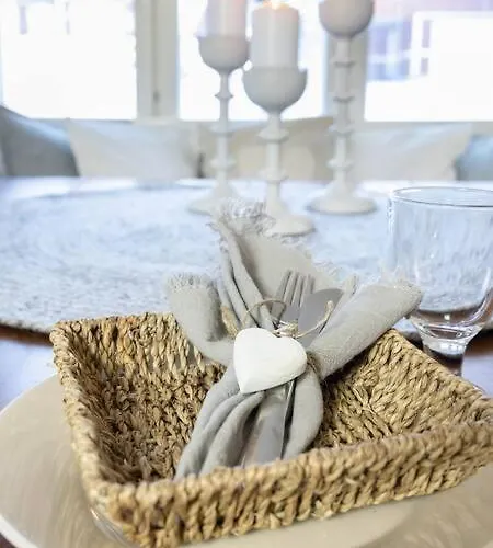 Arctic Circle Close To Santa's Village בית נופש רובניימי